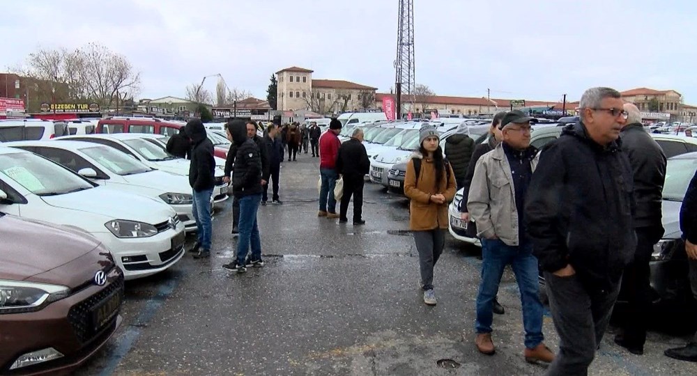 Bayilerde araç bulamayanlar ikinci el araç pazarına yöneldi - 4
