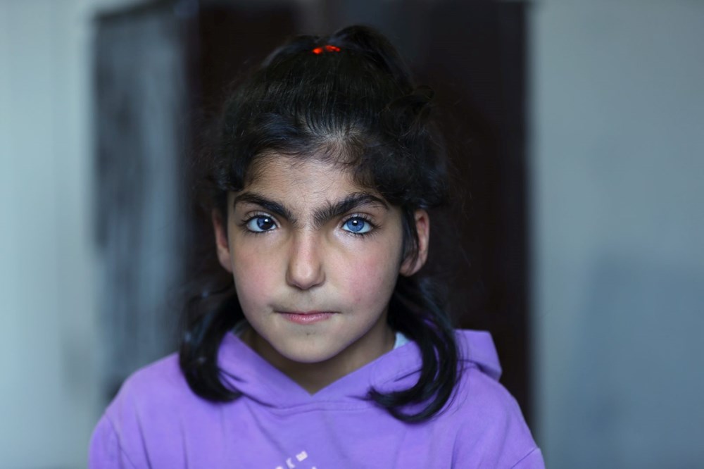 Görenler fotoğraf çektiriyor: Biri mavi biri siyah gözlü kardeşler ilgi odağı oldu - 6