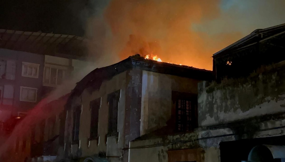 Hatay'da tarihi binada yangınında 2 gözaltı