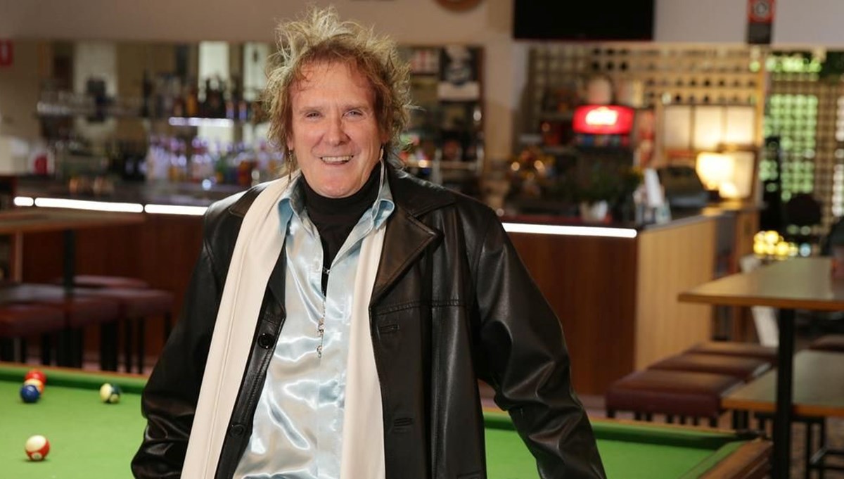 AC/DC'nin bateristi Colin Burgess hayatını kaybetti AC/DC'nin bateristi Colin Burgess hayatını kaybetti