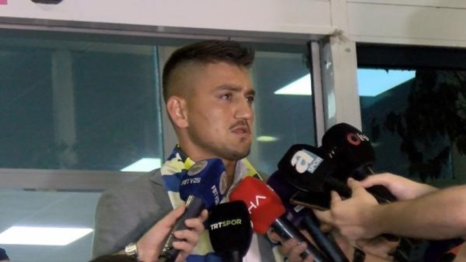 Fenerbahçe'nin yeni transferi Cengiz Ünder, İstanbul'a geldi - 1