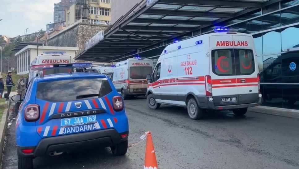 Zonguldak'ta karbonmonoksit zehirlenmesi: Baba ve 2 çocuğu hastaneye kaldırıldı