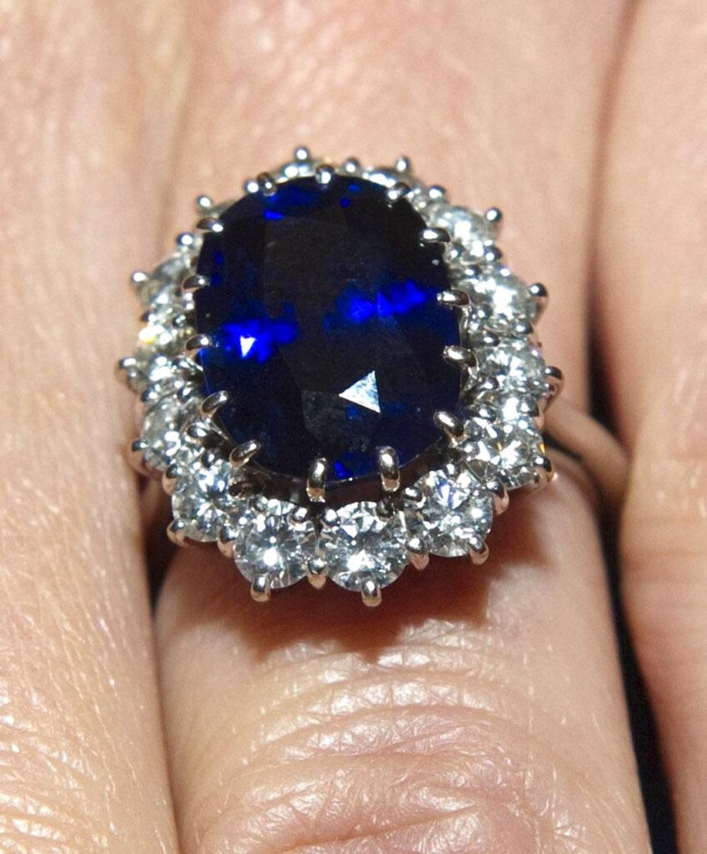 Kate Middleton'ın lanetli nişan yüzüğü: Neden Diana'nın yüzüğünü takıyor? - 3