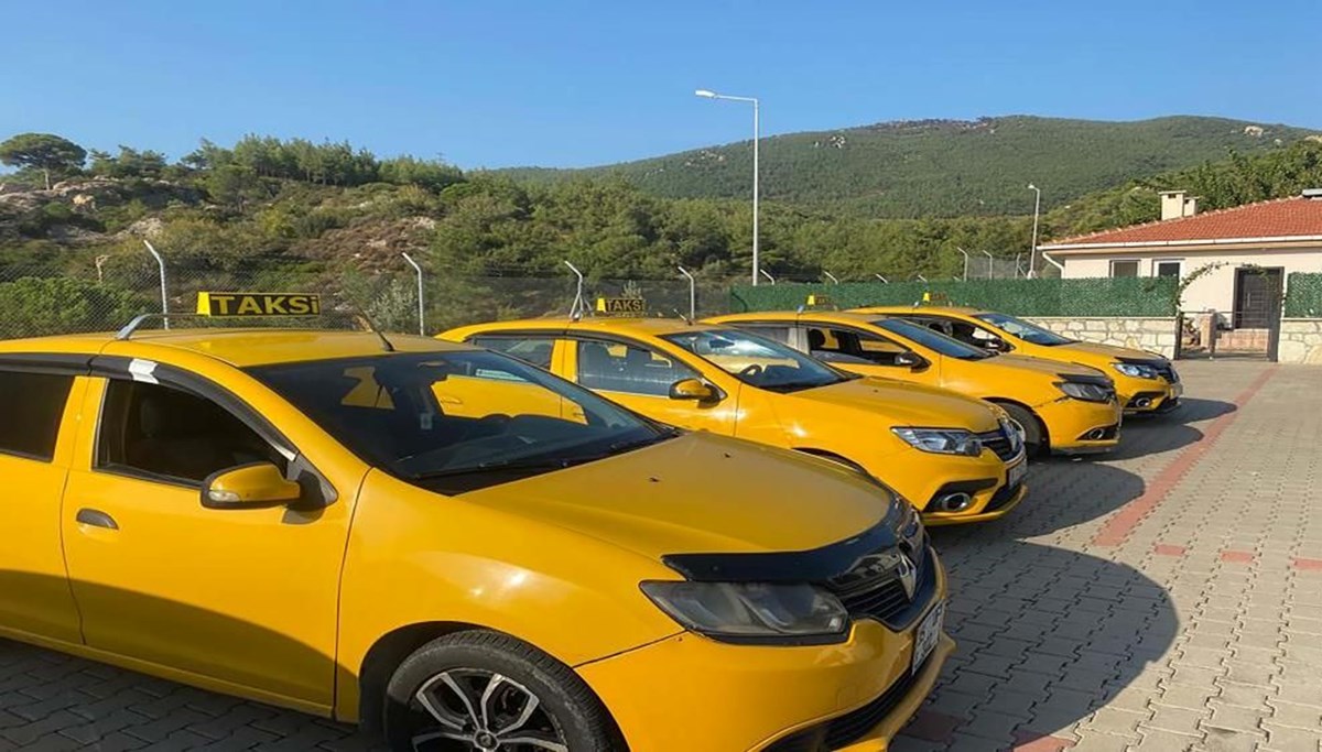 İzmir’de taksiyle göçmen kaçakçılığı İzmir’de taksiyle göçmen kaçakçılığı