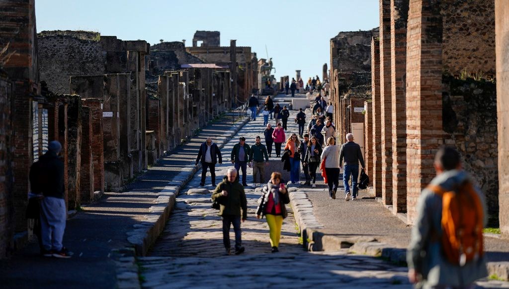 Pompeii'de kısıtlama kararı: Ziyaretçi sayısı 20 bin kişiyle sınırlandırıldı