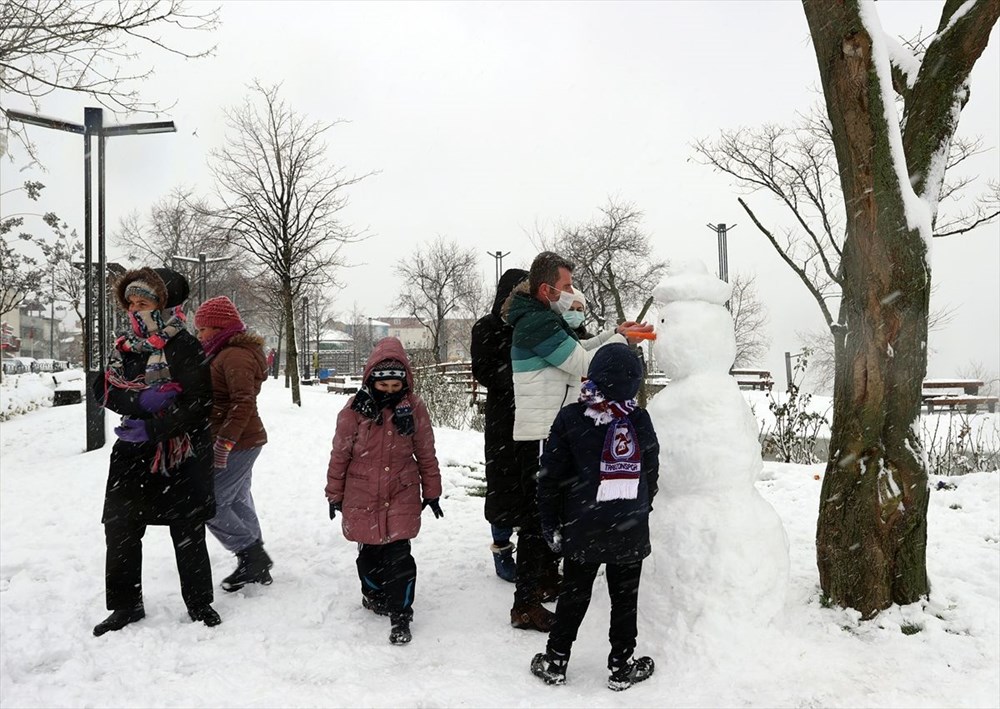 İstanbul'da kar yağışı devam ediyor - 9
