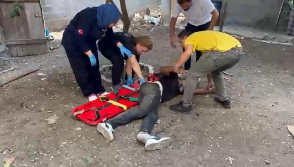 Polisi gören torbacı damdan atlayıp ayağını kırdı