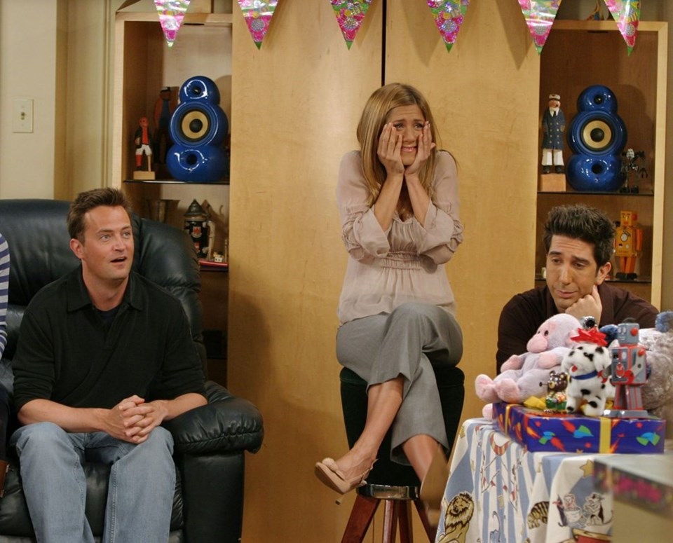 Friends'in yıldızları diziden hala milyonlarca dolar kazanıyor - 1