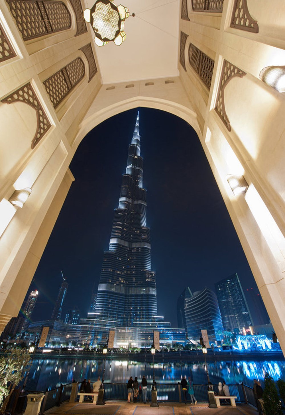 Метро бурдж халифа. Бурдж-Халифа Дубай. Башня Халифа в Дубае. Отель Бурдж Халифа Дубай. Дубай Бурдж Халифа внутри.