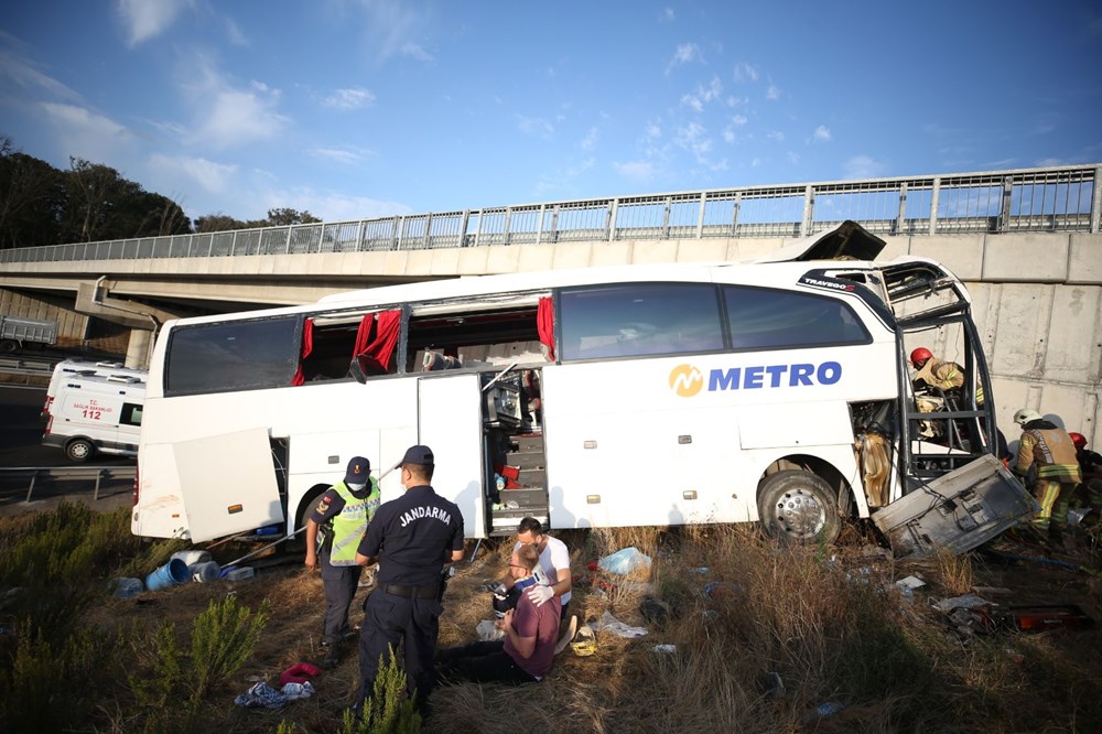 Kuzey Marmara Otoyolu'nda otobüs yoldan çıktı: 5 ölü, 25 yaralı - 12