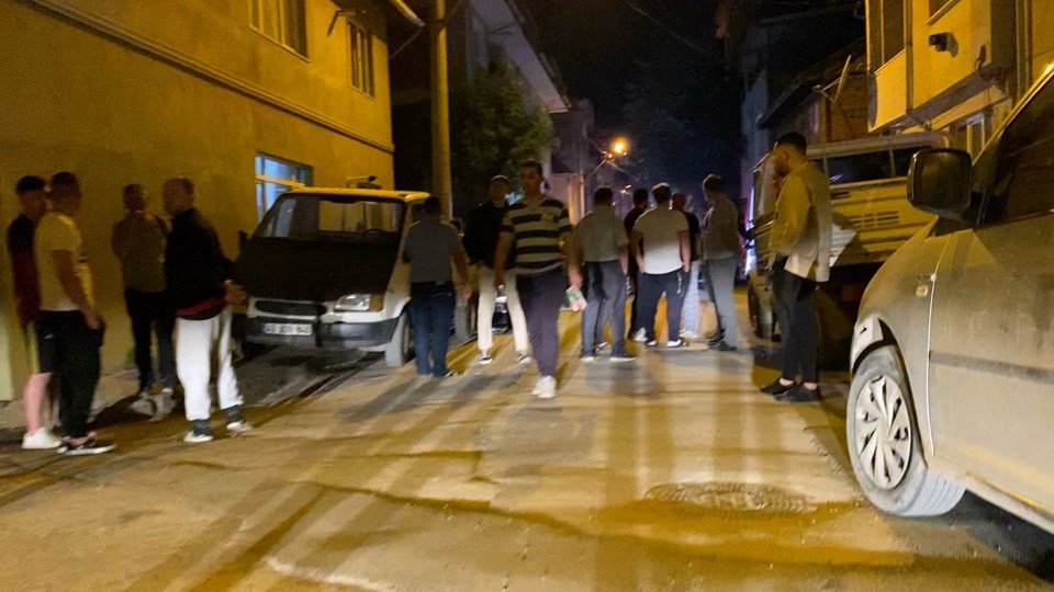 Baltayla sokakta dehşet saçtı, polis ekipleri ateş açtı - 1
