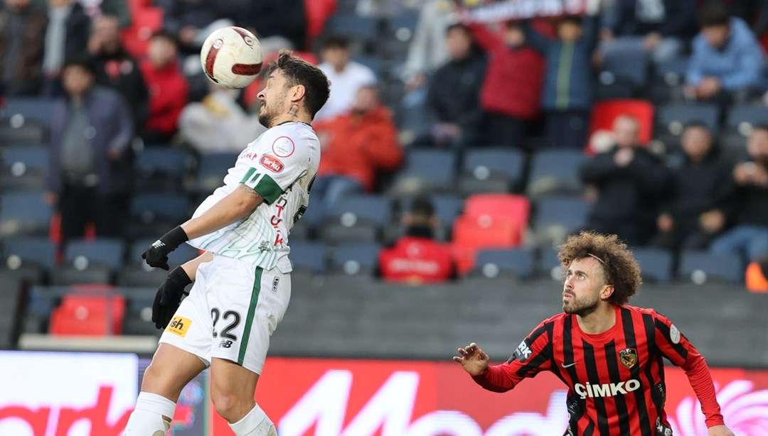 Konyaspor Ahmet Oğuz'un ayrılığını duyurdu