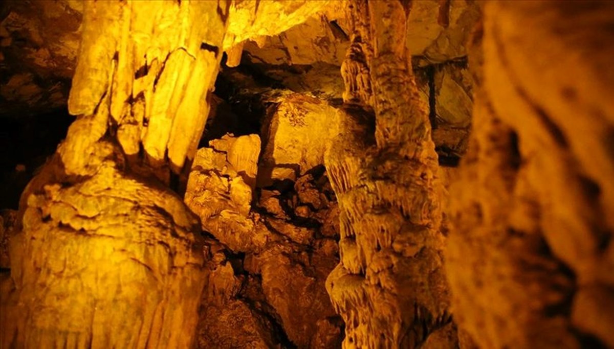Tokat'ta Ballıca Mağarası'nı bayram tatilinde 16 bin 200 kişi gezdi Tokat'ta Ballıca Mağarası'nı bayram tatilinde 16 bin 200 kişi gezdi