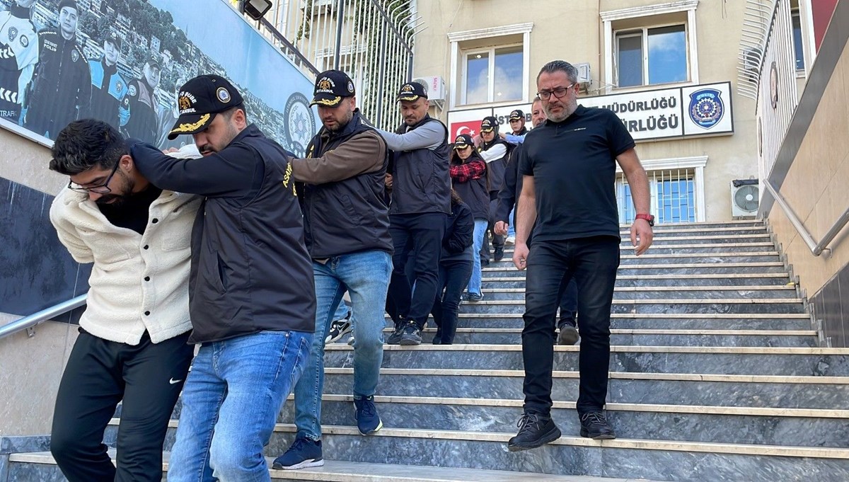 Beylikdüzü’nde sınavsız üniversite vurgunu: İran uyruklu öğrencileri yaklaşık 700 bin dolar dolandırdılar Beylikdüzü’nde sınavsız üniversite vurgunu: İran uyruklu öğrencileri yaklaşık 700 bin dolar dolandırdılar