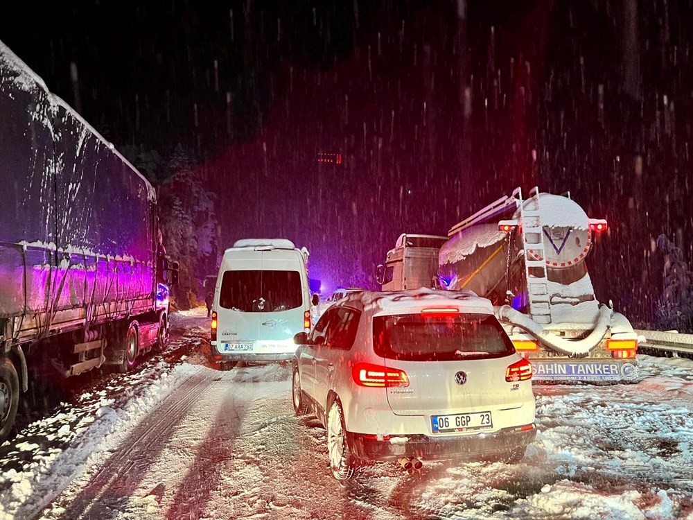 Türkiye buz kesti: Fırtına ve karla mücadelede son durum - 11