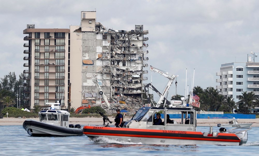Biden visited: Race against time in collapsed building - 9