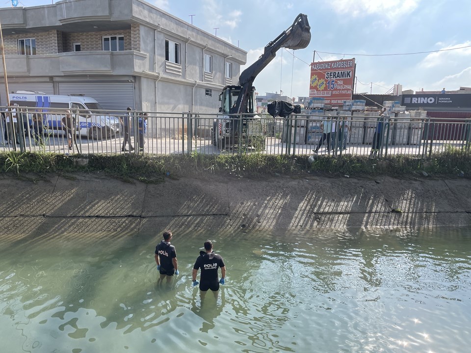 Adana'da sulama kanalında erkek cesedi bulundu - 1