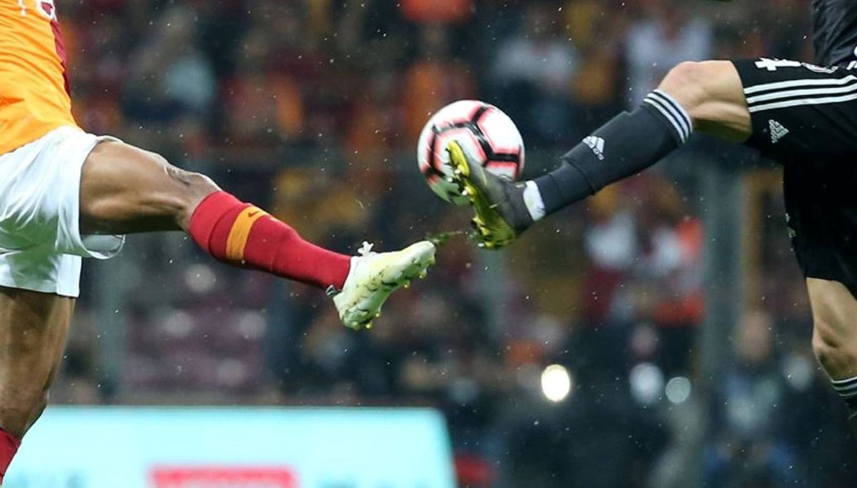 “Efsaneler derbisi” (4 Ekim 2025 spor manşetleri)