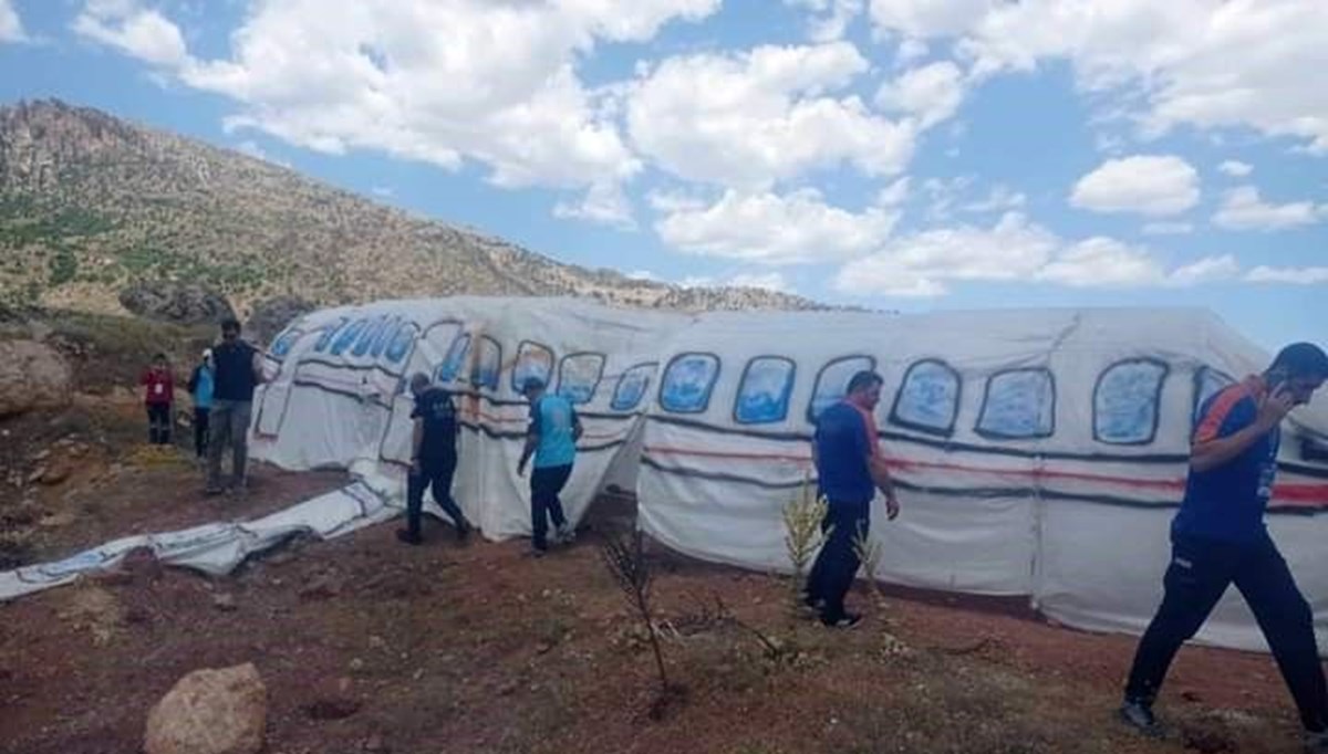 Uçak kazası tatbikatı gerçeği aratmadı Uçak kazası tatbikatı gerçeği aratmadı