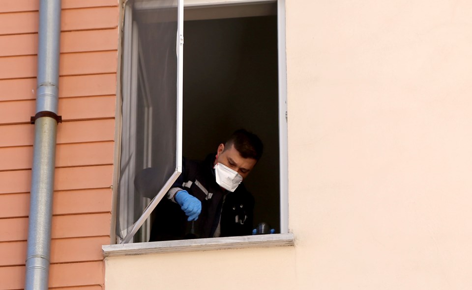 Sivas'ta pencereden düşen 2 yaşındaki Turan hayatını kaybetti - 1