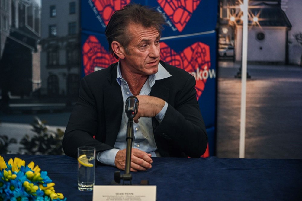 Sean Penn, Ukraynalı mültecilere yardım için anlaşma imzaladı - 6