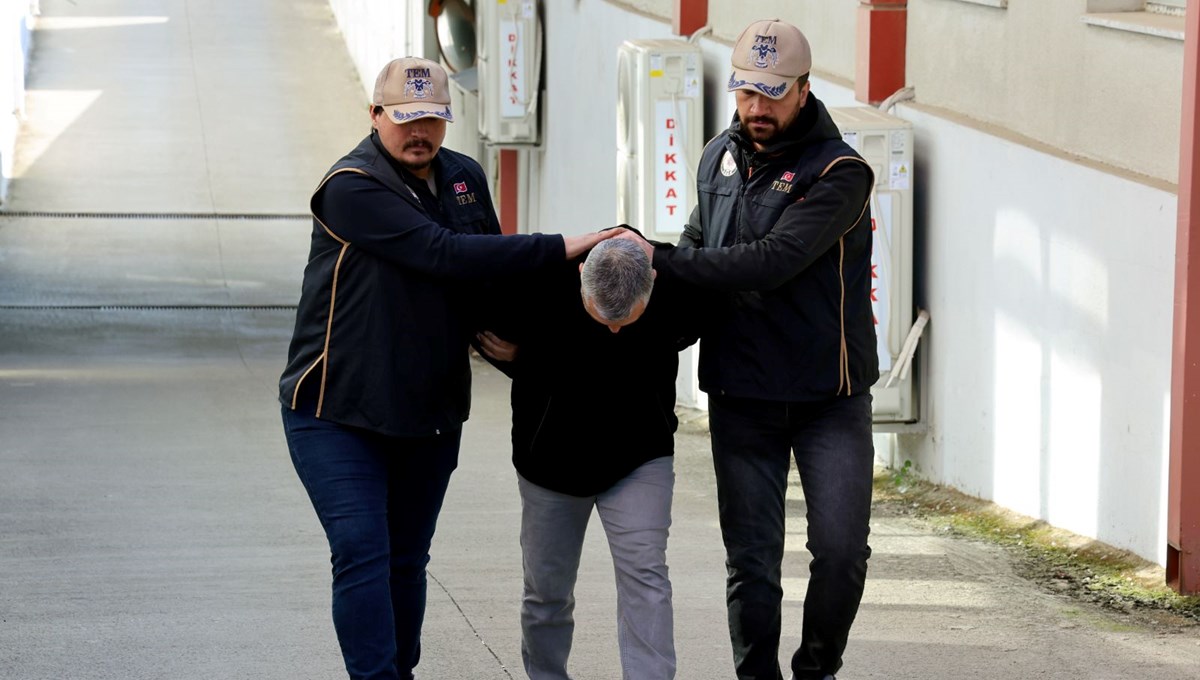 Sınav sorularını sızdıran FETÖ'cü çatı katında yakalandı