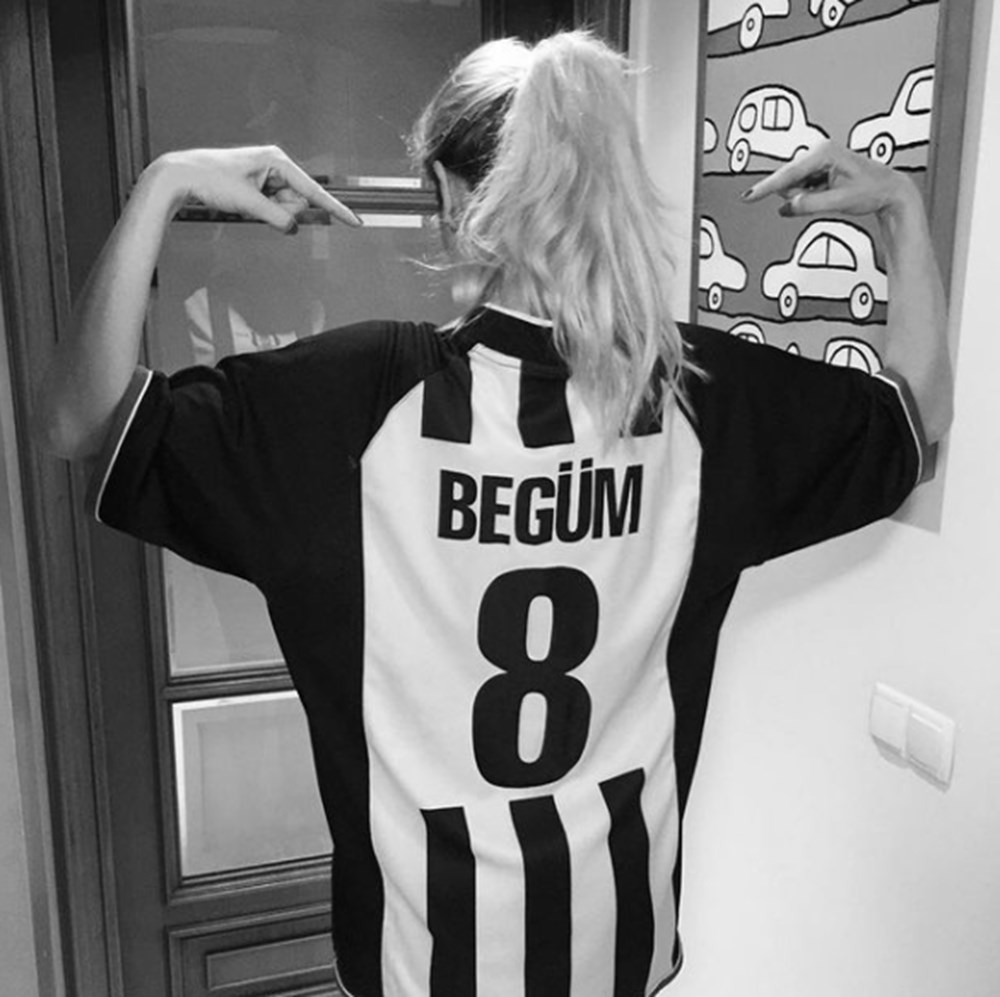 Ünlülerden Beşiktaş'ın şampiyonluk paylaşımları - 16