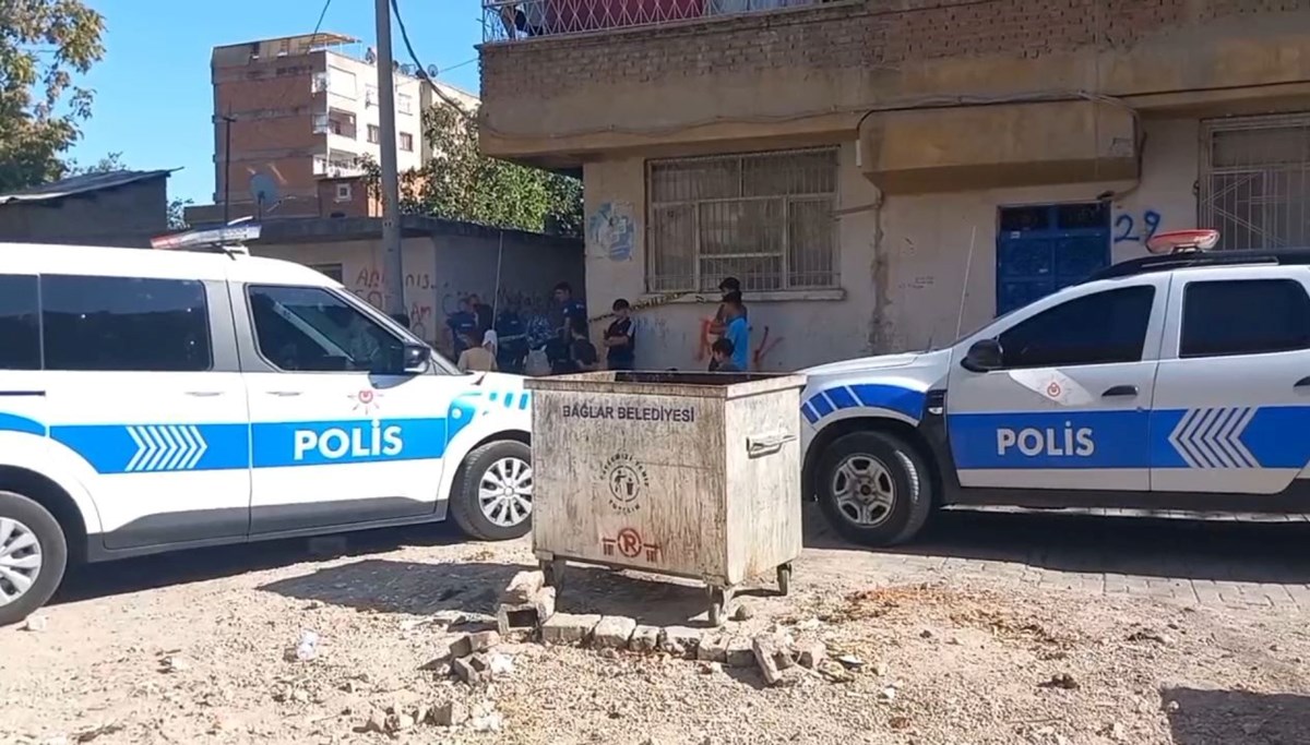 Baba ve 8 yaşındaki kızına silahlı saldırı