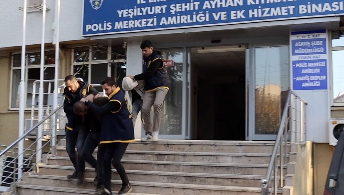 Adıyaman'da firari iki hükümlü kovalama sonucu yakalandı Adıyaman'da firari iki hükümlü kovalama sonucu yakalandı