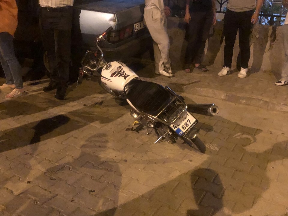 Kontrolden çıkan motosikletin sürücüsü kayarak düştü: 1 yaralı - 1