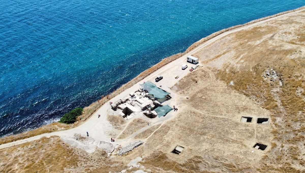 Perinthos Antik Kenti'nde ortaya çıkarılan tiyatroda, heykel ve mezar bulundu Perinthos Antik Kenti'nde ortaya çıkarılan tiyatroda, heykel ve mezar bulundu