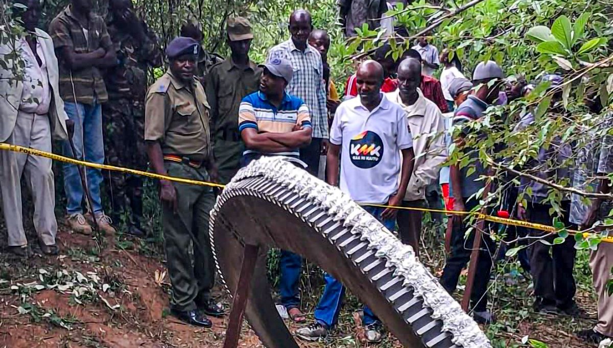 Kenya'da 500 kiloluk metal cisim köye düştü: Roketin ayrılma halkası mı?