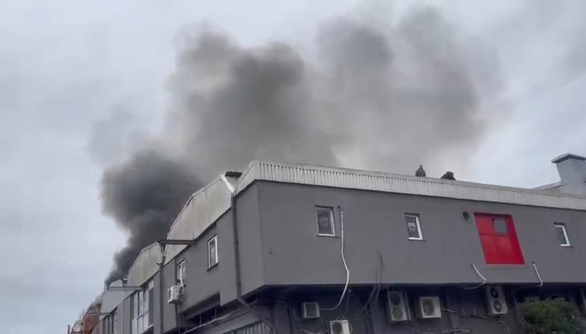 Bahçelievler'de sanayi sitesinde iş yeri yangını Bahçelievler'de sanayi sitesinde iş yeri yangını