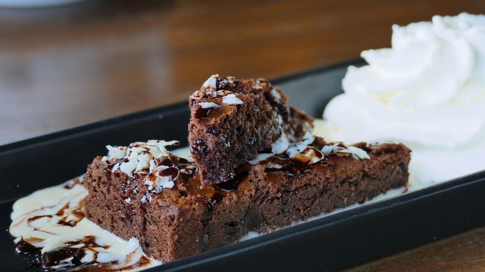 Çikolatalı tatlıların kraliçesi olarak biliniyor: 3 malzemeli browni tarifi - 7