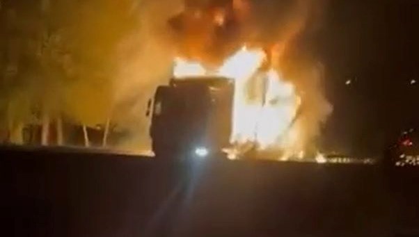 TIR 8 kilometre yanarak gitti