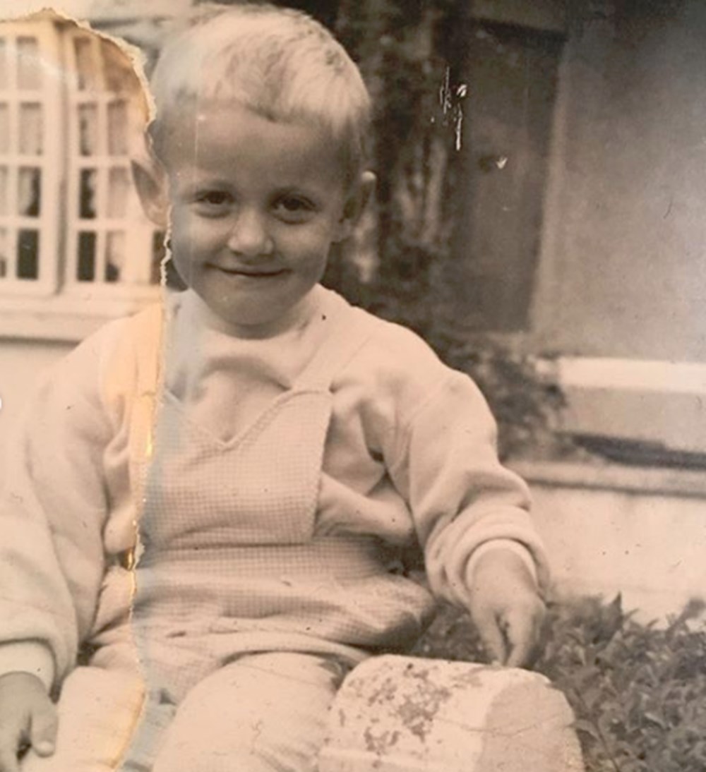 Su Burcu Yazgı Coşkun'dan nostaljik kare (Ünlülerin çocukluk ve gençlik halleri) - 421