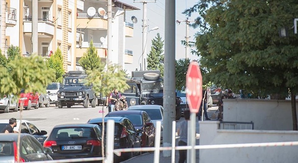 Gaziantep'te canlı bomba kendini patlattı: 3 polis şehit - 1