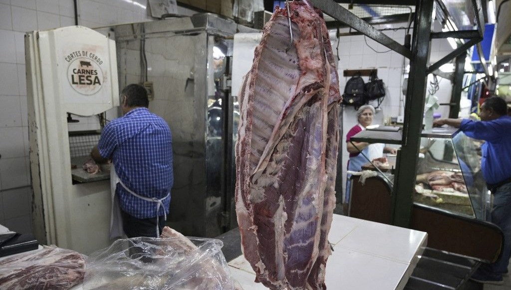 Arjantin'de kırmızı et krizi: Halk çareyi domuz etinde buldu!