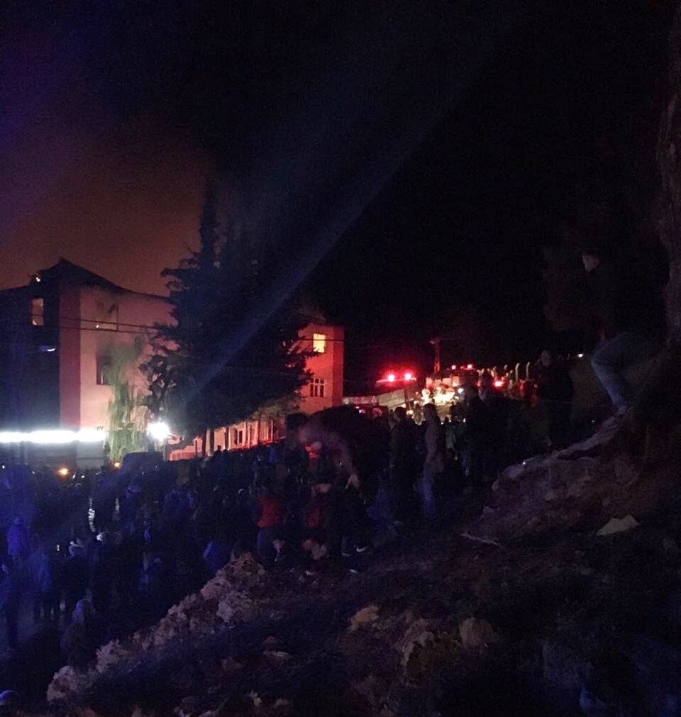 Adana'da kız öğrenci yurdunda yangın faciası: 12 ölü - 4