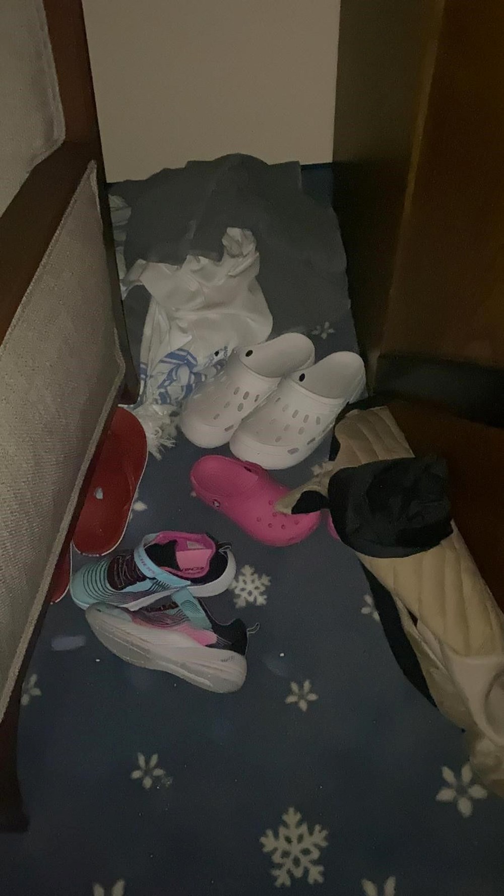 Yürek burkan görüntüler: Faciada ölenlerden geriye odalardaki eşyaları kaldı - 9