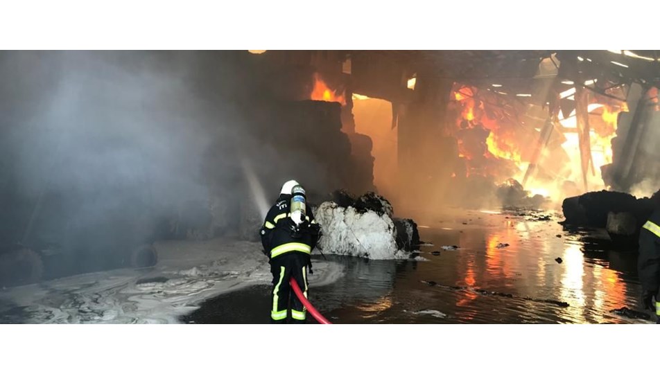 Kahramanmaraş'ta tekstil deposunda yangın