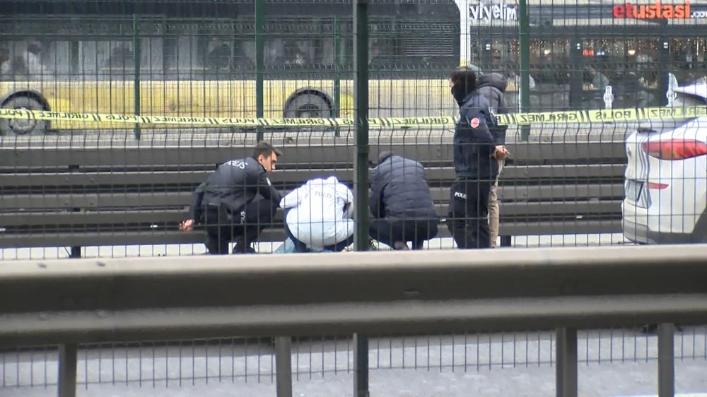 İstanbul'da hareketli dakikalar: Polise bıçak çekti, bacağından vuruldu - 2