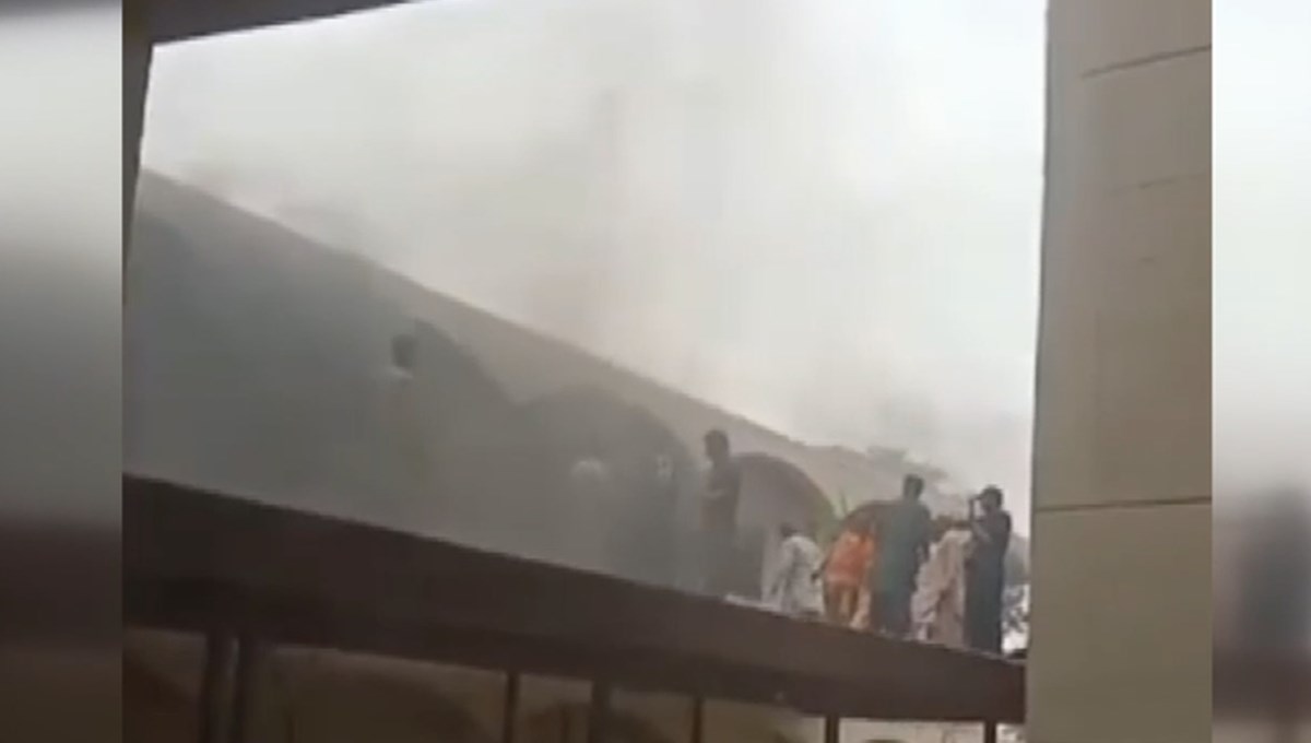 Pakistan'da hastane yangını: 5 çocuk hayatını kaybetti Pakistan'da hastane yangını: 5 çocuk hayatını kaybetti