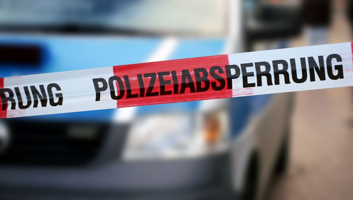 Almanya'da üniversitede kesici aletli bir kişi polis kurşunuyla öldü Almanya'da üniversitede kesici aletli bir kişi polis kurşunuyla öldü