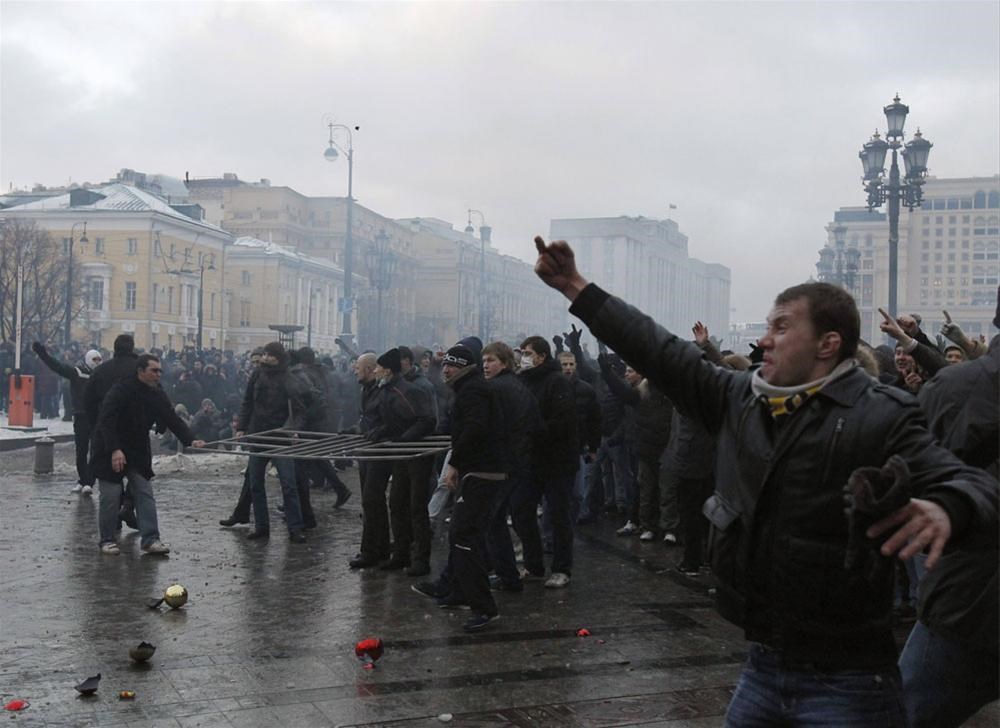 Москва 2002 г. Манежная площадь Москва 2010. Манежная площадь Москва митинг 2011. Погромы на Манежной площади 2011.