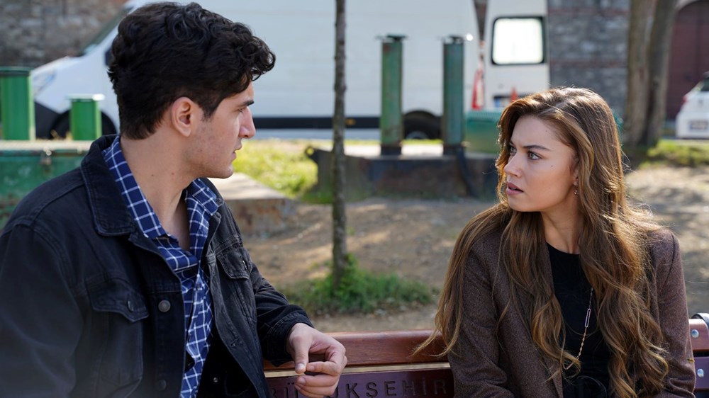 Afra Saraçoğlu ve Mert Ramazan Demir'in başrolde olduğu Yalı Çapkını'ndan  5. yeni bölüm fotoğrafları - Son Dakika Magazin Haberleri | N-Life