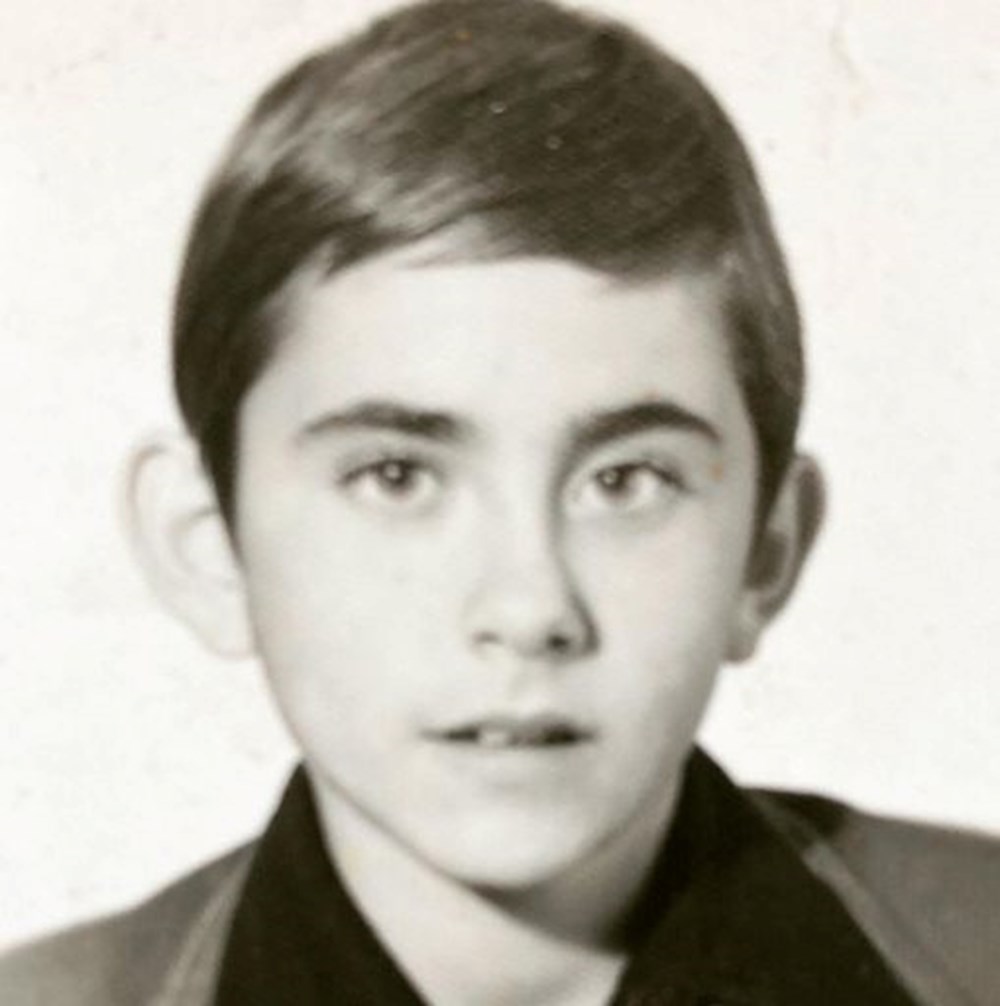 Su Burcu Yazgı Coşkun'dan nostaljik kare (Ünlülerin çocukluk ve gençlik halleri) - 224