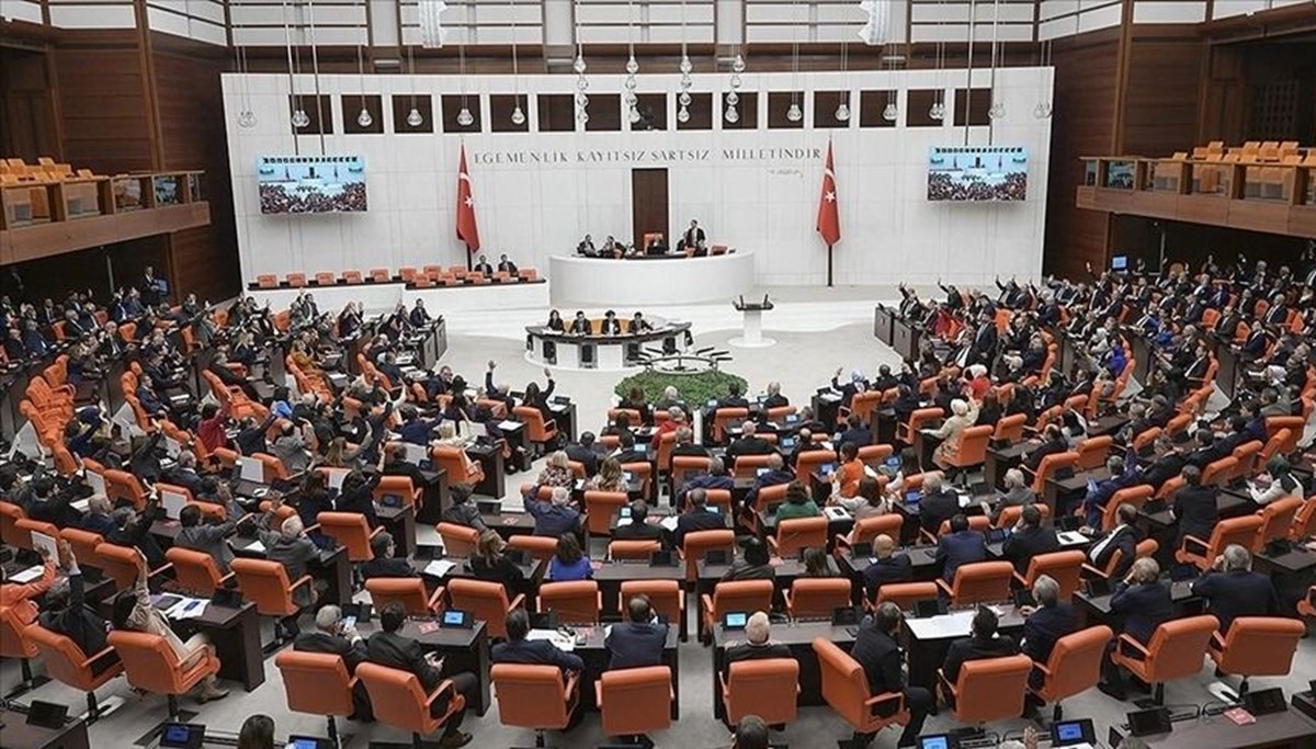 SON DAKİKA: CHP, Meclis'i olağanüstü toplantıya çağırma kararı aldı SON DAKİKA: CHP, Meclis'i olağanüstü toplantıya çağırma kararı aldı