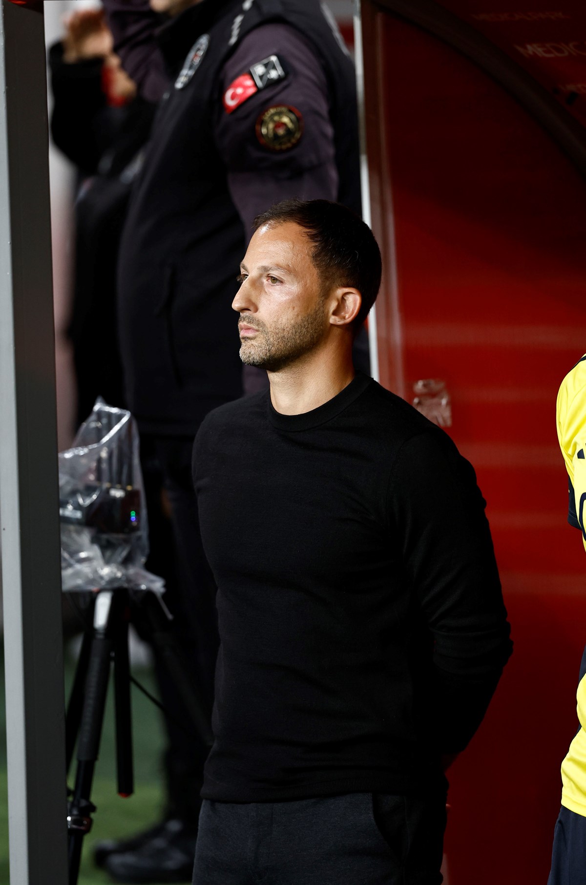 Fenerbahçe Teknik Direktörü Domenico Tedesco, Samsunspor maçı öncesi seremonide yerii aldı.