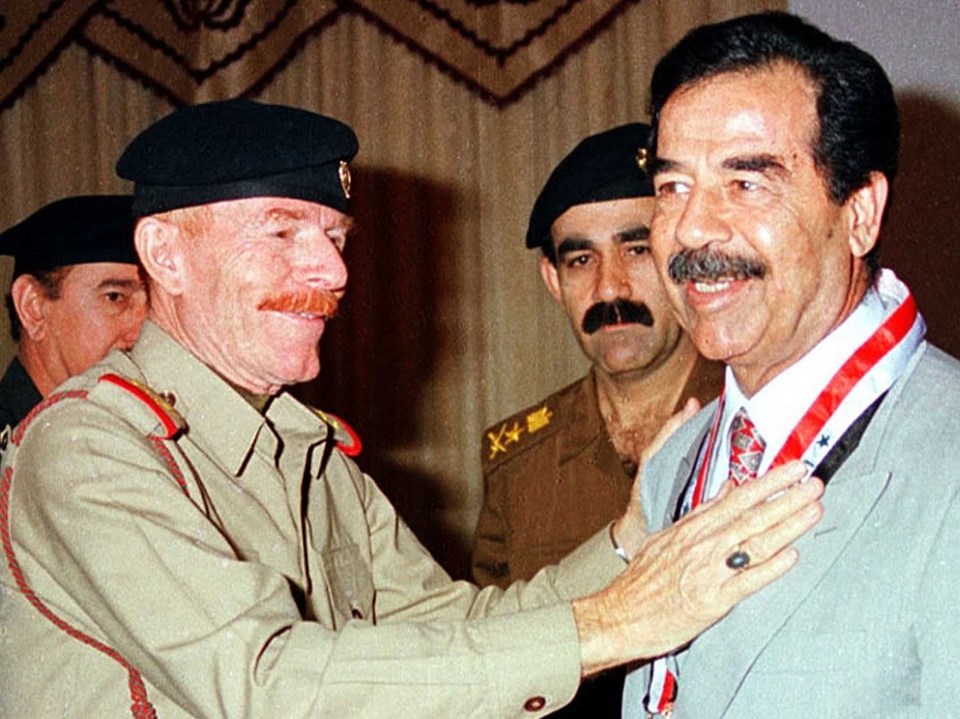 Saddam Hüseyin'in sağ kolu olan El Duri, kızını Udey Hüseyin ile evlendirdi. Bu evlilik yürümedi ancak devrik lider Saddam Hüseyin ile El Duri'nin ilişkileri zarar görmedi.  
